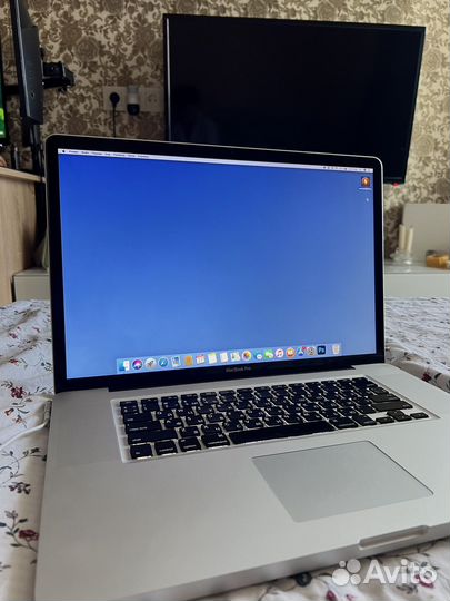 Apple MacBook Pro 2012 года 17-дюймовый экран