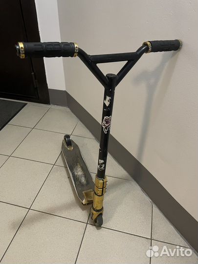 Трюковой самокат duke 303