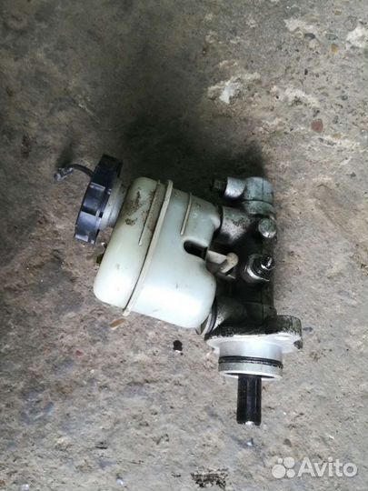 Главный тормозной цилиндр Киа Рио 1