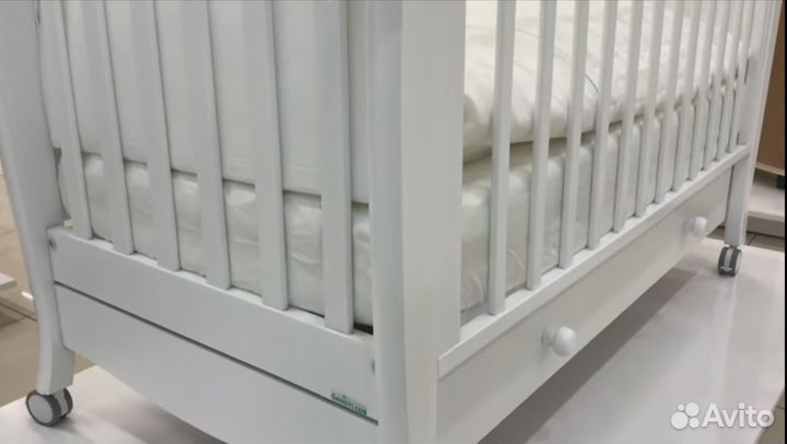 Детская кроватка Гандылян Жанетт колесо, ящик