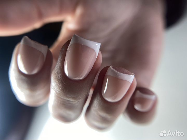 Маникюр и педикюр от команды профессионалов