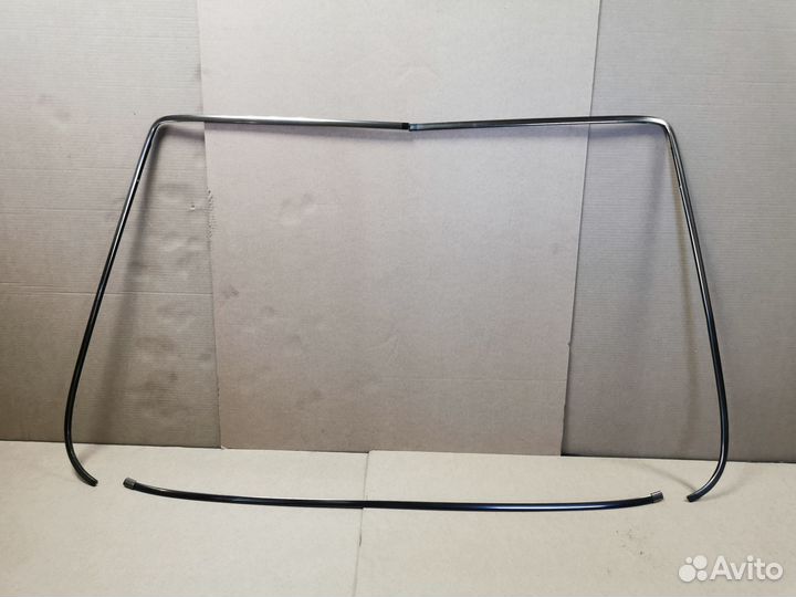 Молдинги заднего стекла на Mercedes W124 купе