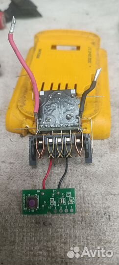 Плата аккумулятора dewalt