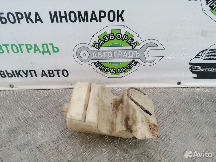 Бачок омывателя Peugeot Partner M49