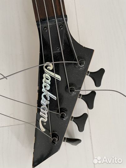 Басс гитара jackson 4 струны