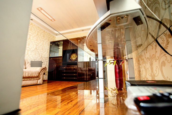 2-к. квартира, 50 м², 1/9 эт.