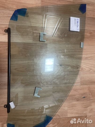 Боковое стекло land cruiser 200 LX570 правое