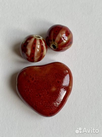 Набор фарфоровых бусин красный