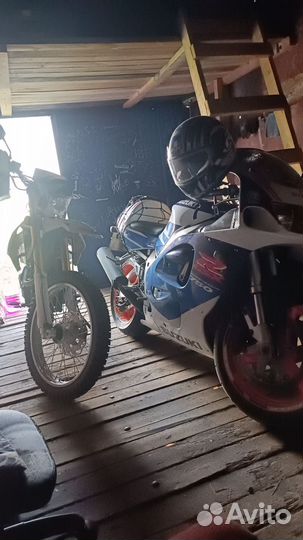 Suzuki gsx r srad 750