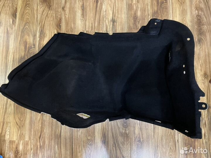 Lexus is250 обшивка багажника