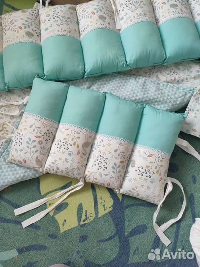 Комплект в детскую кроватку с бортиками