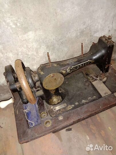 Швейная машина Singer