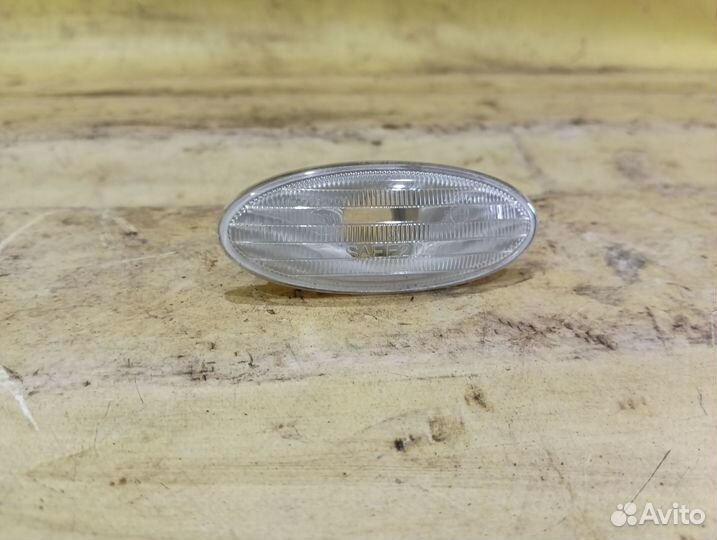 Повторитель на крыло Nissan Juke Ниссан жук