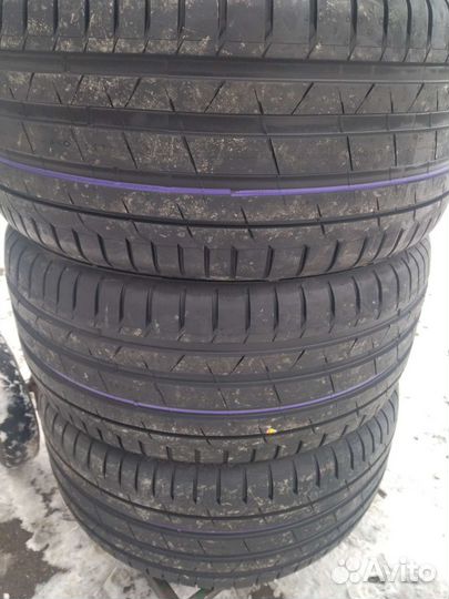 Nokian Tyres Hakka Black 2 SUV 295/40 R21 111Y