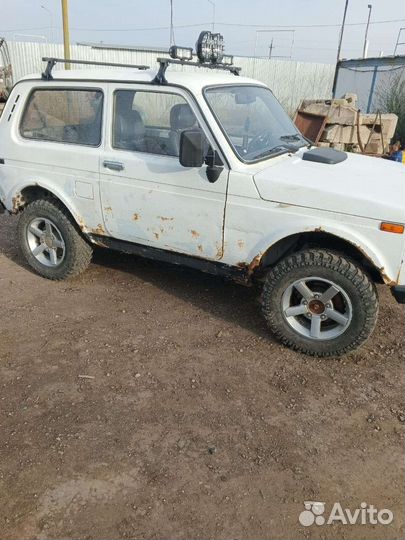 LADA 4x4 (Нива) 1.7 МТ, 2002, 140 000 км