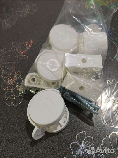 Детская кровать на колесиках