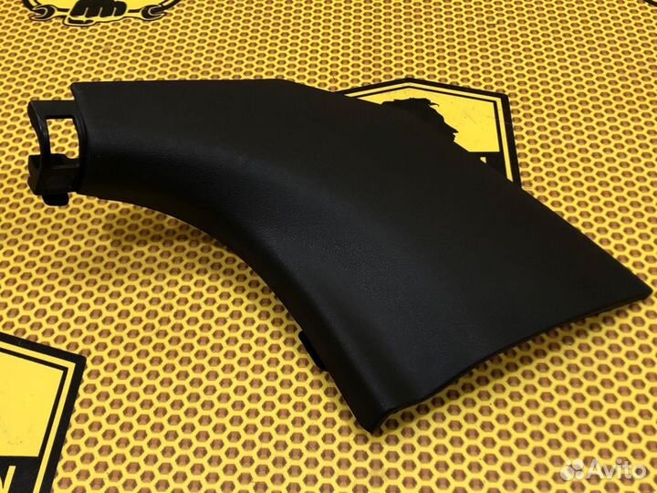 Обшивка стойки передней нижняя правая Hyundai I30