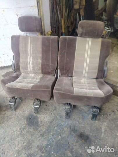 Сиденье второго и третьего ряда