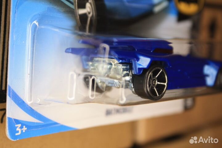 Модель Hot Wheels batmobile
