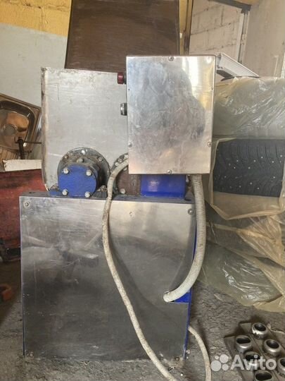 Формовочная машина для пр-ва овсяного печенья