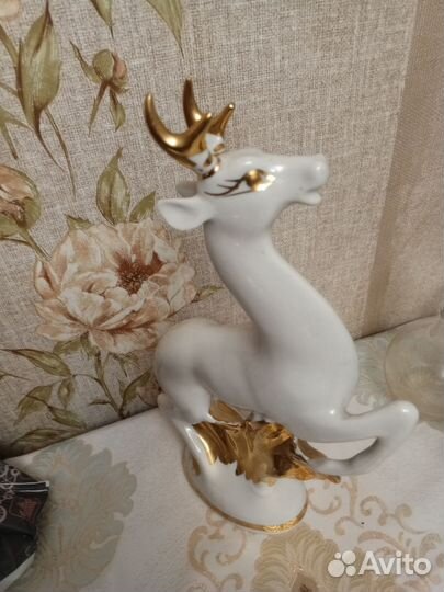 Фарфоровая статуэтка Олень