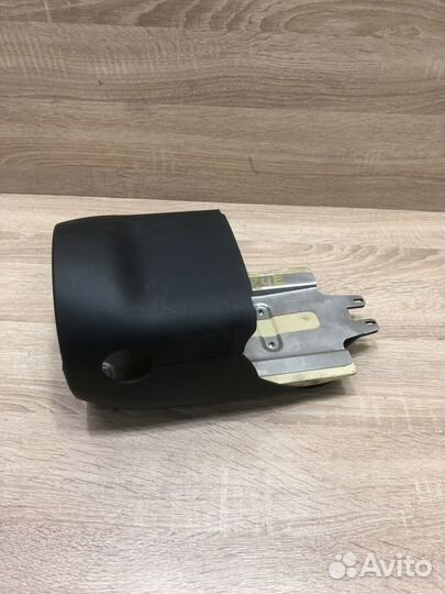 Кожух рулевой колонки Audi A8 D3