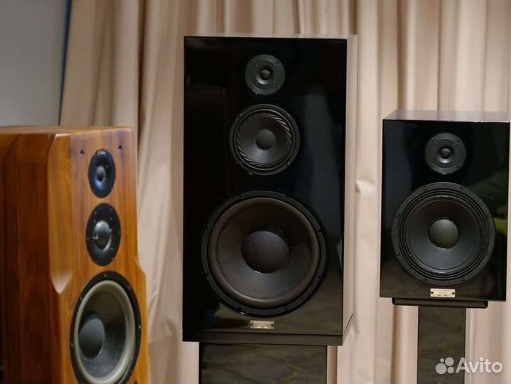 Напольная акустика класса Hi End