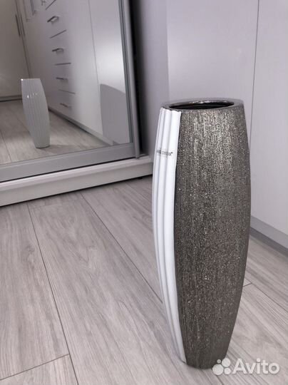 Декоративная ваза