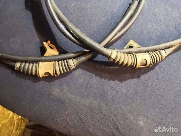 Троса стояночного тормоза Mitsubishi Pajero 3