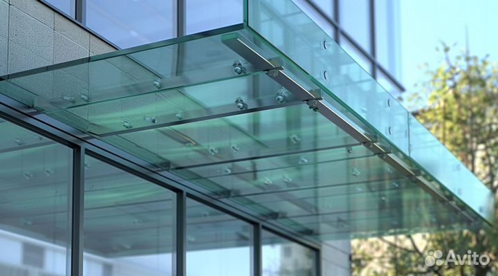 Стеклянный навес над входной группой