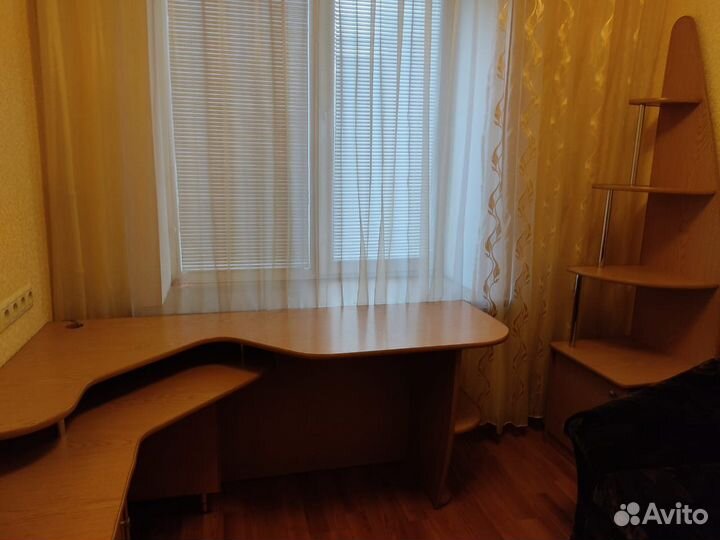 Стол компьютерный угловой с этажеркой