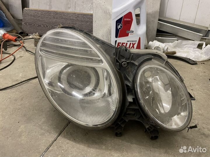 Фара передняя правая Mersedes w211