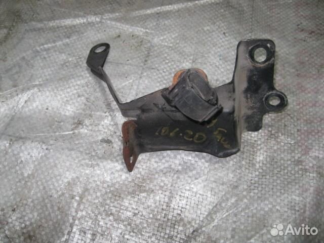 Кронштейн бачка гидроусилителя от Ford Focus II 2