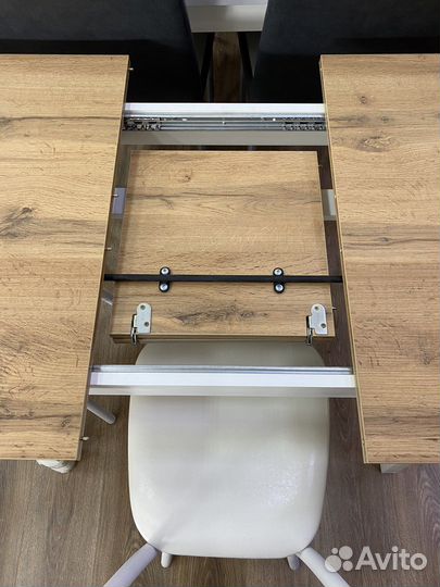 Кухонный стол