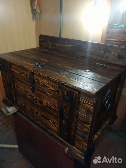 Сундук деревянный