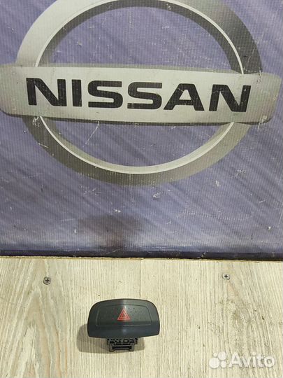 Кнопка аварийной сигнализации Nissan primera P12