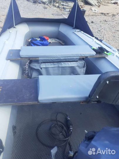 Лодка Флагман