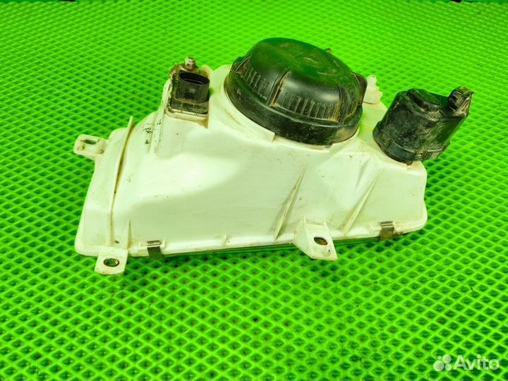 Фара правая VW Vento Венто