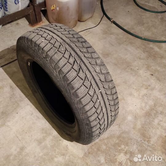 Gislaved Nord Frost 5 215/65 R16 102T