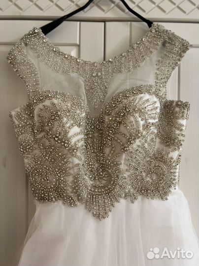 Свадебное платье 44