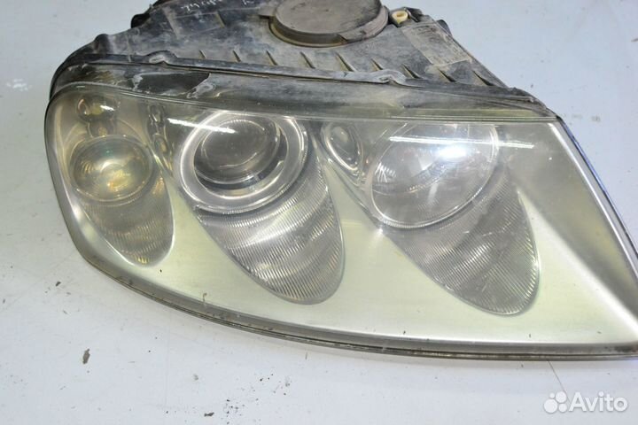 Фара передняя правая Volkswagen Touareg 1
