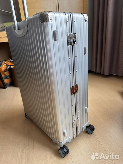 Чемодан rimowa