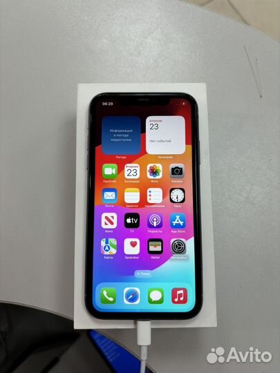 iPhone 11, 64 ГБ