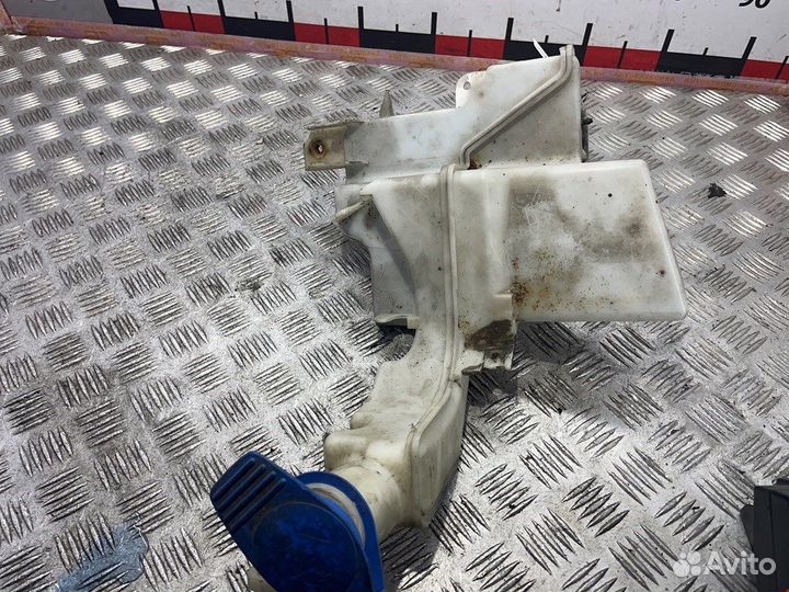 Бачок омывателя для Volkswagen Passat 6 3C0955453P