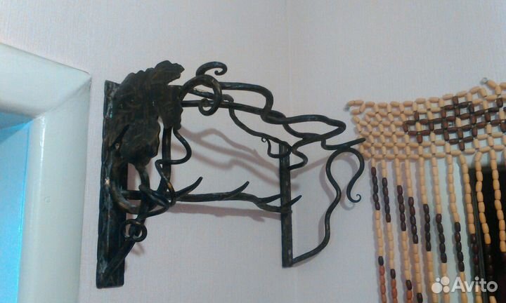 Кованая вешалка в прихожую