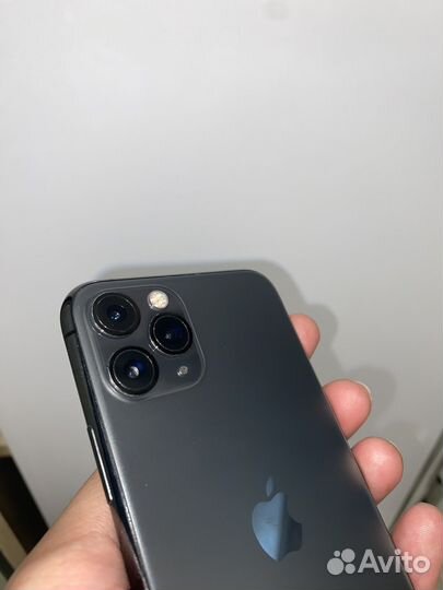 iPhone 11 Pro, 64 ГБ