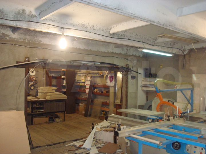 Гараж, > 30 м²