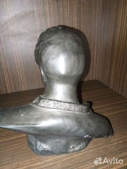 Бюст Есенина (железный)