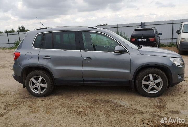 Volkswagen Tiguan 5N 2008 г по запчастям