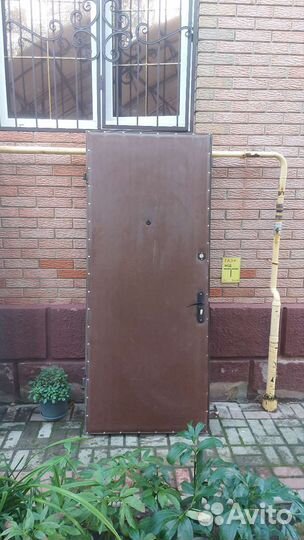 Дверь входная металлическая